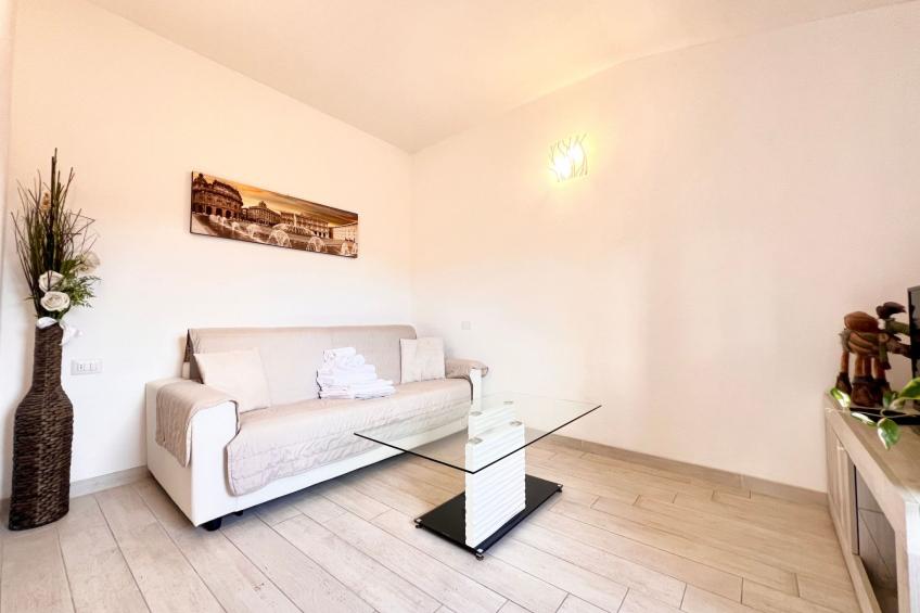 Wohnung im zweiten Stock mit Parkplatz und Garten - foto 14