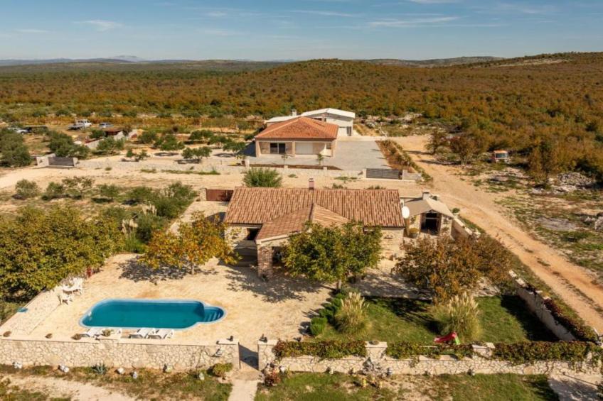 Holiday House Šimun - Three bedroom Holiday house with pool - foto 37