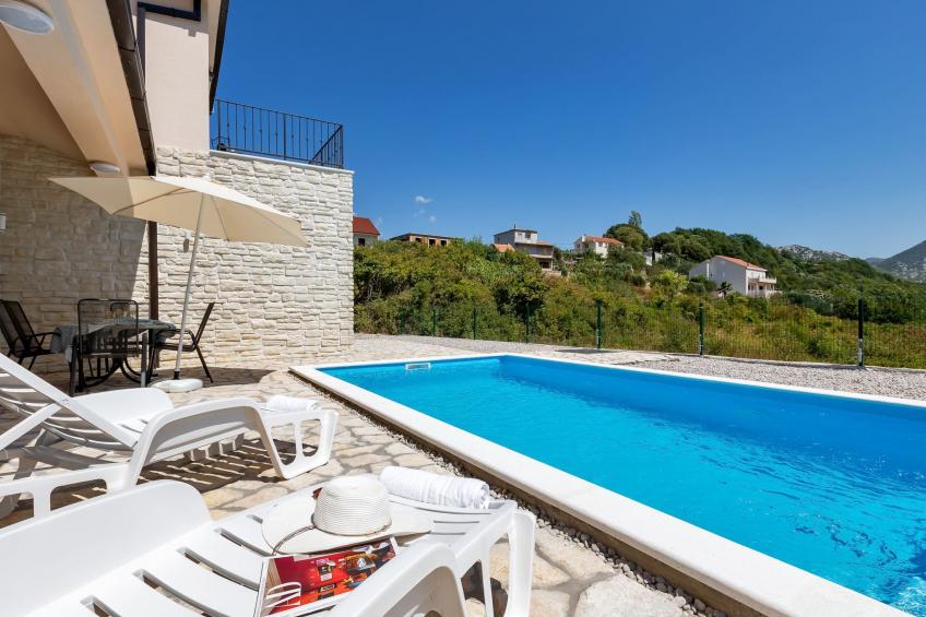 Alleinstehende Villa Slime mit Pool und Garten - foto 13