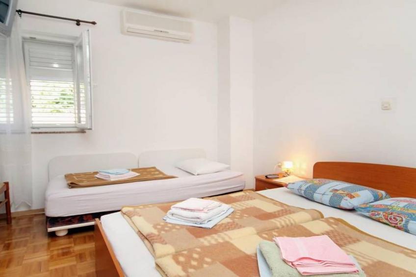 Apartments Bionda Senj - One Bedroom Apartment with Terrace 4 - foto 4