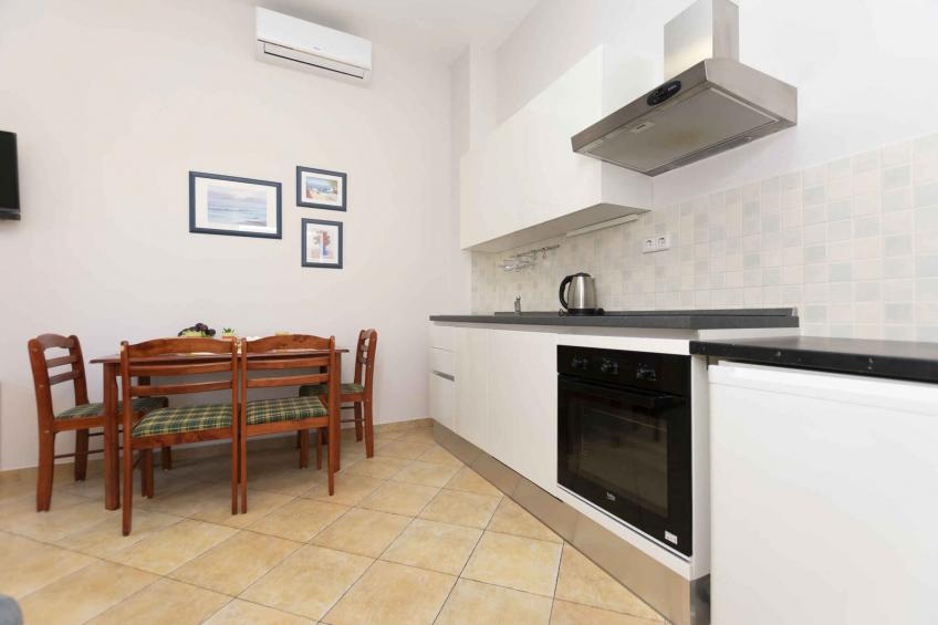 Vakantiewoning met terras en zwembad - VW-NPVF5 - foto 17