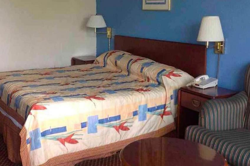 Full Bed Smoking with Kitchenette - foto 2