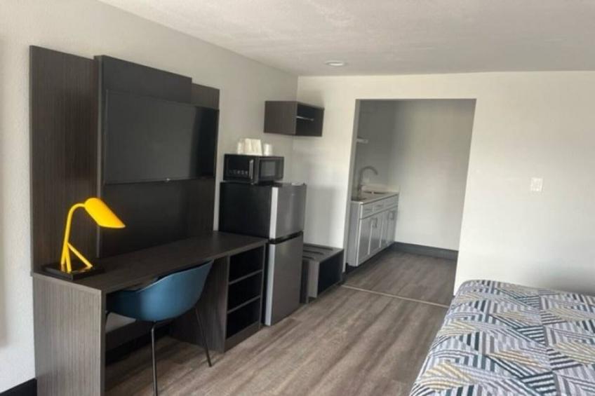2 Queen Beds  Suite Non-Smoking Kitchen - foto 13