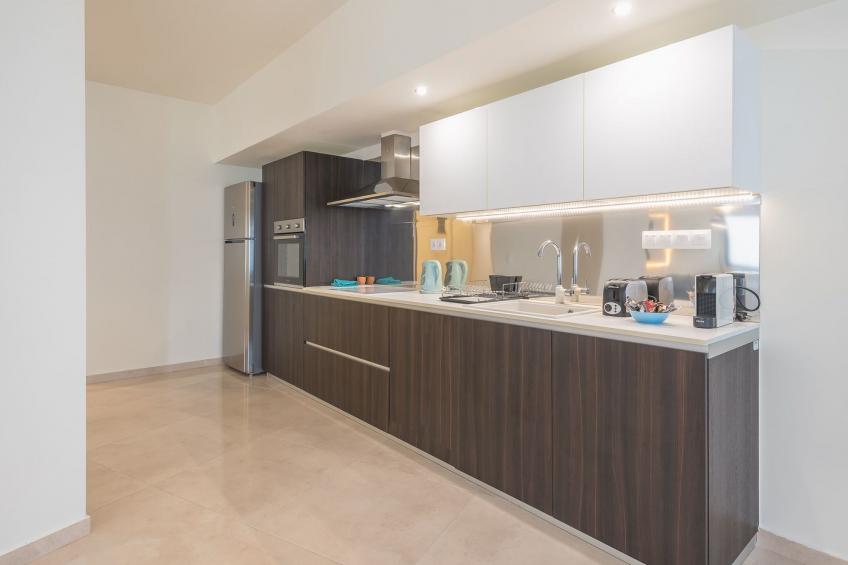 Stilvolle 2 Schlafzimmer, nur wenige Schritte von Fokionos Negri - foto 8