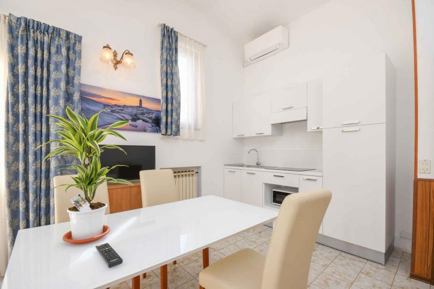 Holiday apartment with balcony or terrace, air conditioning and pool - BF-YD8VF - foto 16