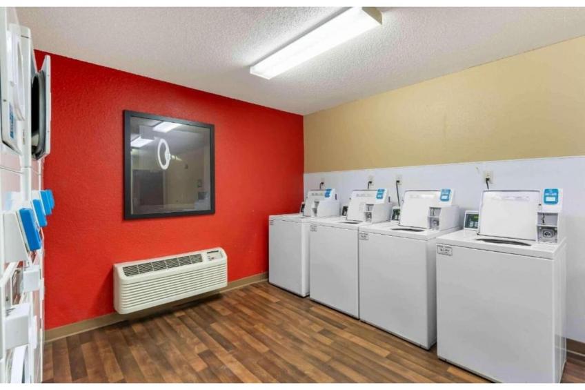 1 Queen Bed | Non-Smoking, Kitchen - foto 28