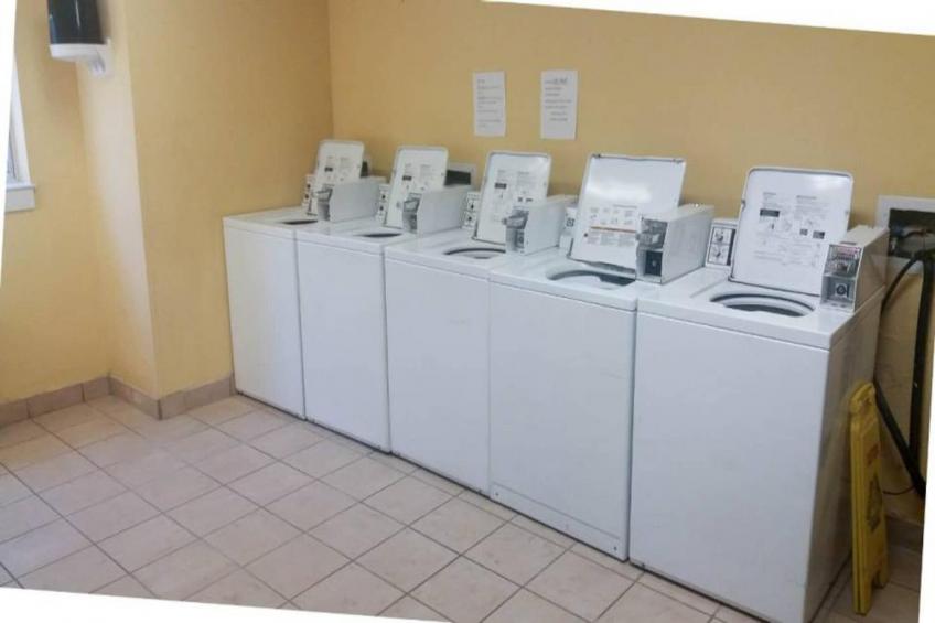2 Full Beds  Smoking Kitchen - foto 11