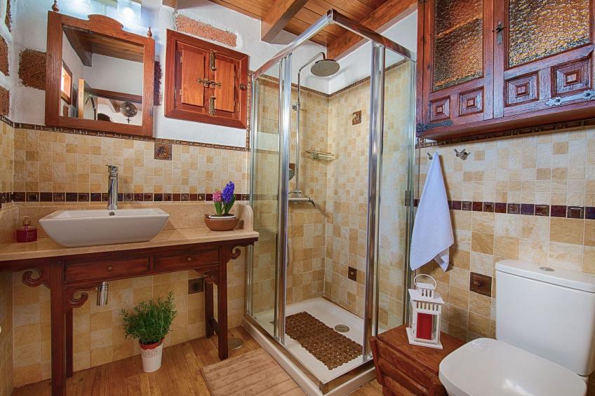 Exklusives Landhaus mit Garten und überdachter Terrasse sowie schöner Aussicht - foto 6