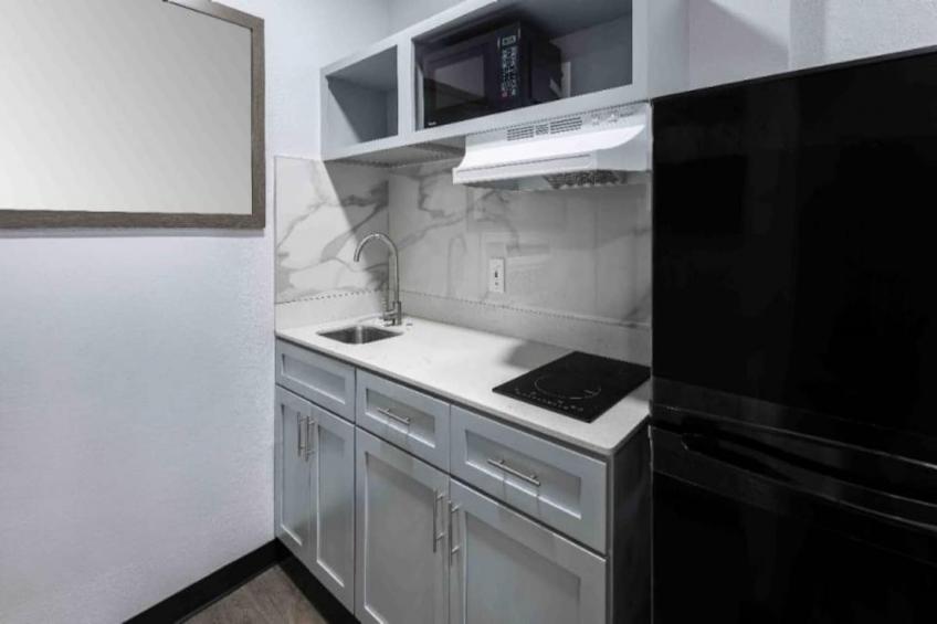 2 Queen Beds  Suite Non-Smoking Kitchen - foto 12