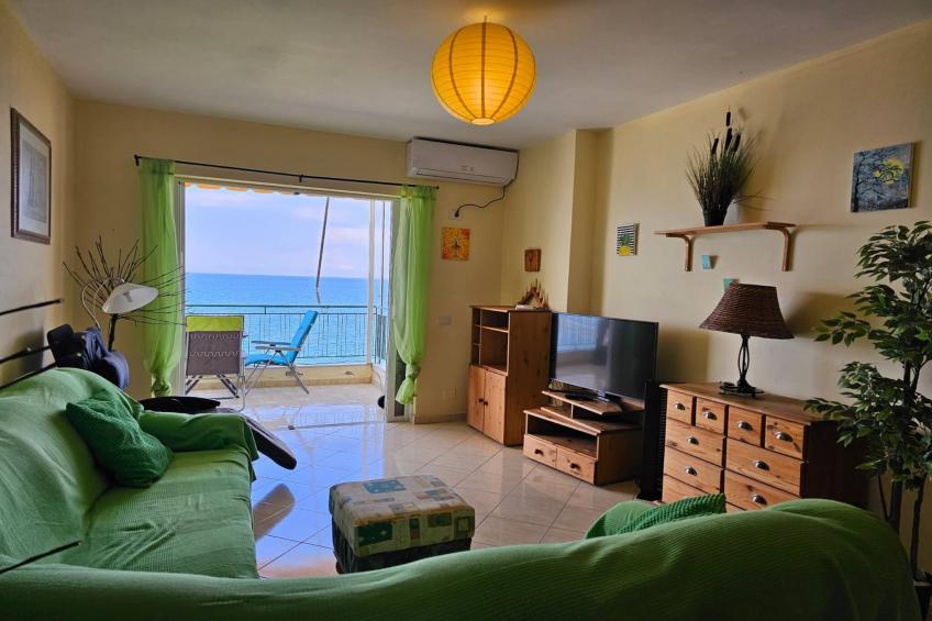 Front line apartment in Saranda - 254