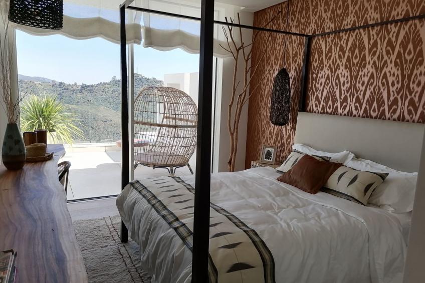 Exklusives Neubau-Penthouse mit Meerblick und Pool