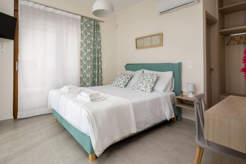 Haus in Agia Marina mit Außenpool - foto 21