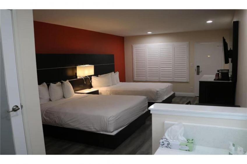 2 Queen Beds  Non-Smoking Kitchen - foto 4