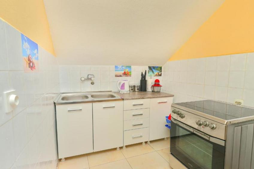 Charming Kotor Bay Retreat Just Steps from the Beach - Two Bedroom Apartment With Sea View - foto 6