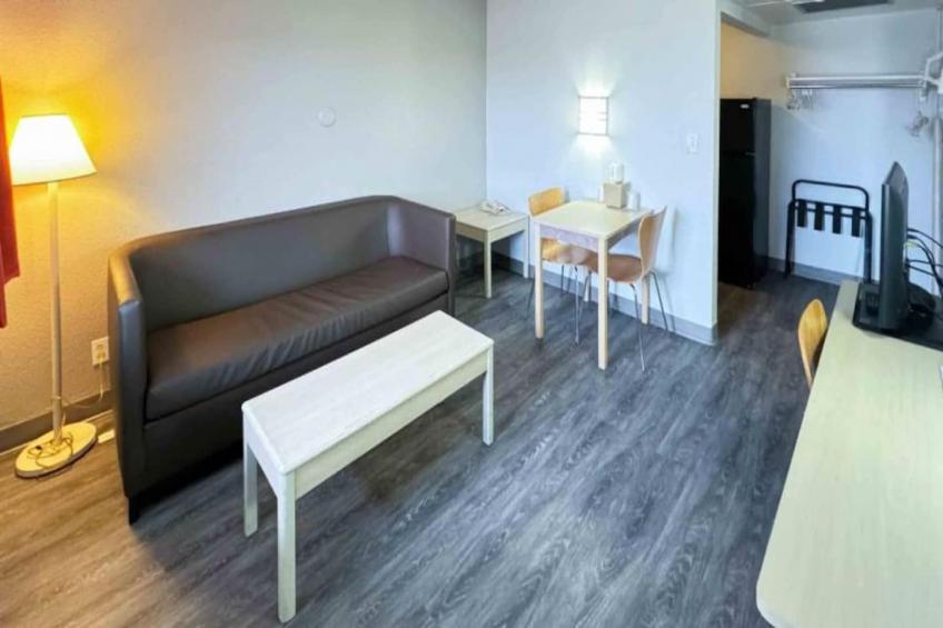 2 Full Beds  Suite Non-Smoking Kitchen - foto 12