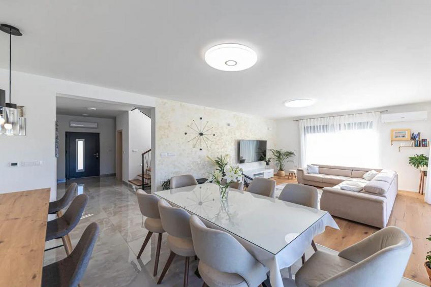 Luxurious Sanctuary Villa Primorski Dolac with Pool - Three Bedroom Villa with Pool - foto 2
