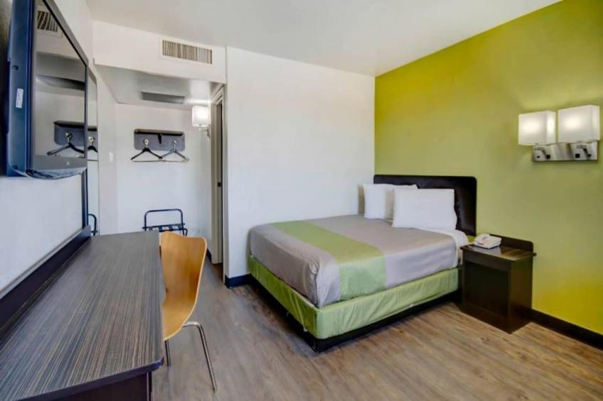 1 QUEEN BED  ADA ACCESSIBLE - foto 15