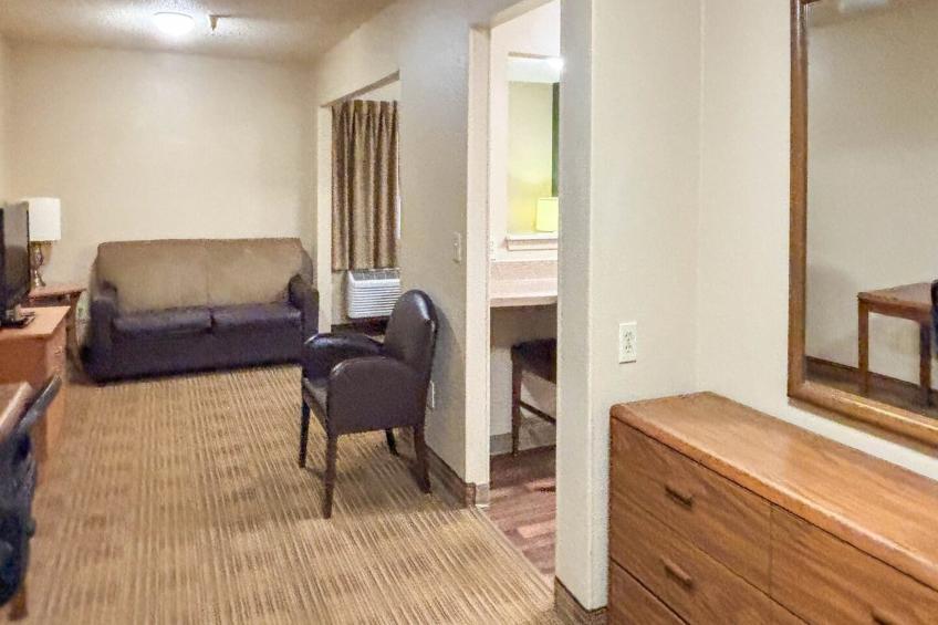 1 Queen Bed | Non-Smoking, Micfridge, Sofa-Bed - foto 46