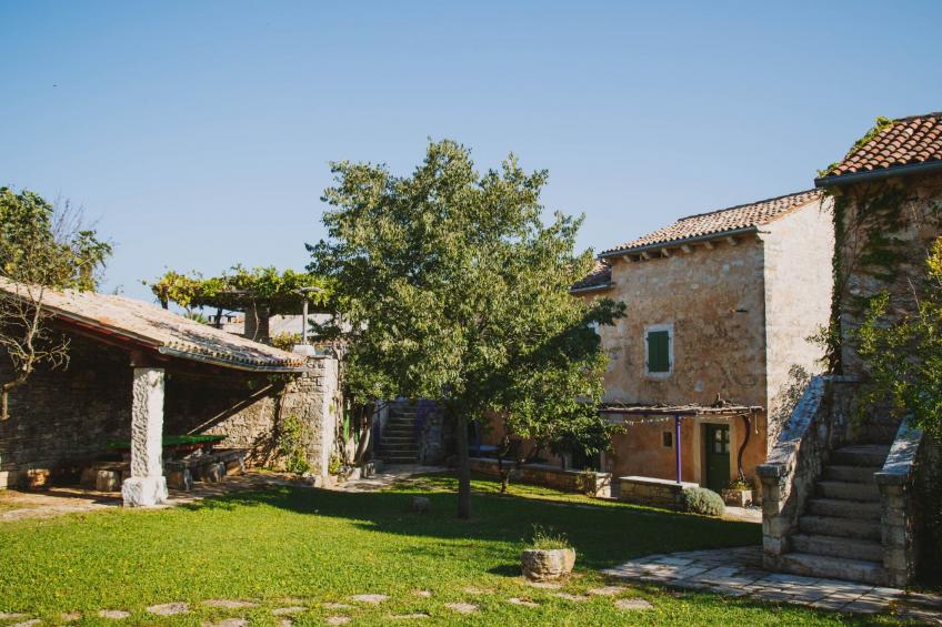 Helle Ferienwohnung in Karlovići mit Garten, Grill und Terrasse - foto 18