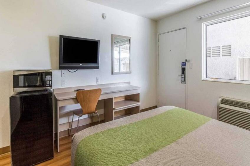 1 FULL BED  MOBILITY ACCESS RI SHWR NSMK - foto 5