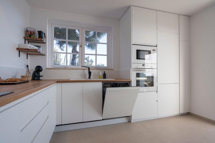 Helle Wohnung mit atemberaubender Aussicht auf das Meer und den Strand - foto 40