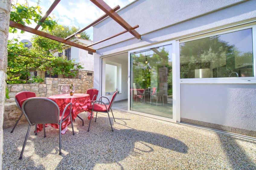 Holiday apartment surrounded by olive trees - BF-HPR7C