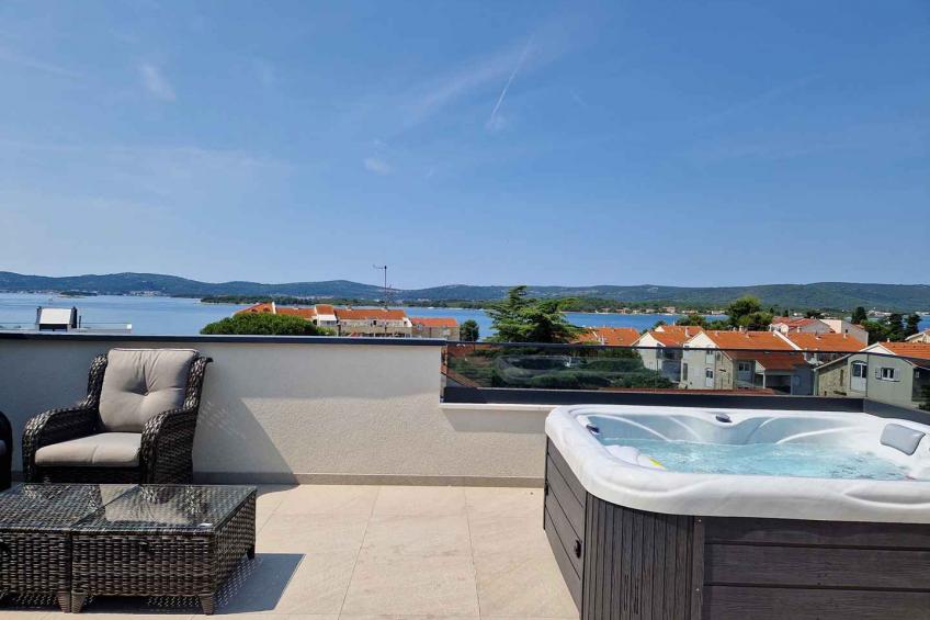 Vakantiewoning met whirlpool en uitzicht op zee - BF-MDC4H - foto 5