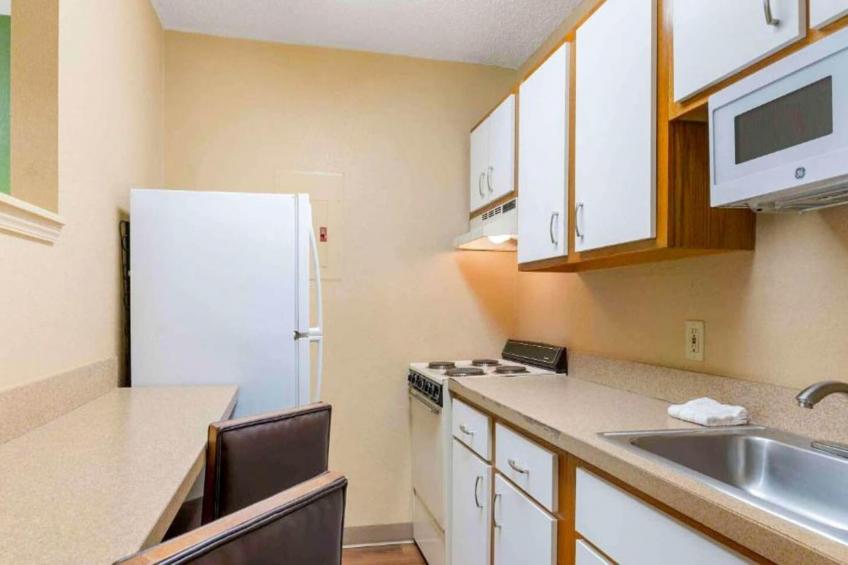 2 Queen Beds | Mobil Access Tub Nsmk Kitchen - foto 10