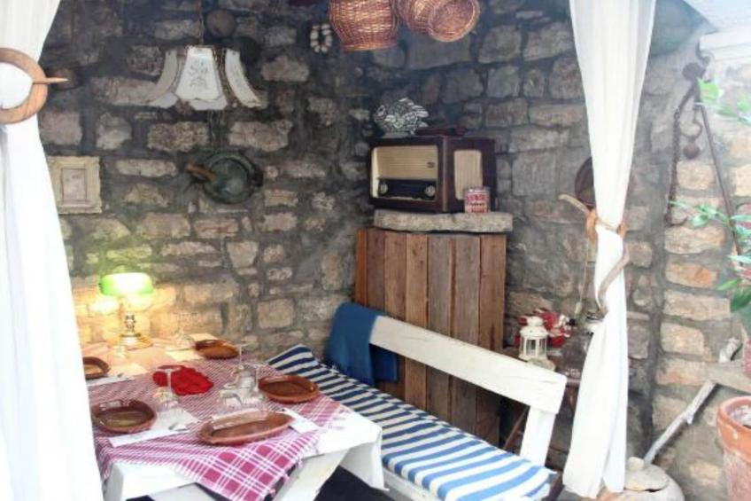 Quaint & Affordable Stay in Budva Traditional Stone House - Family Room 2 - foto 26