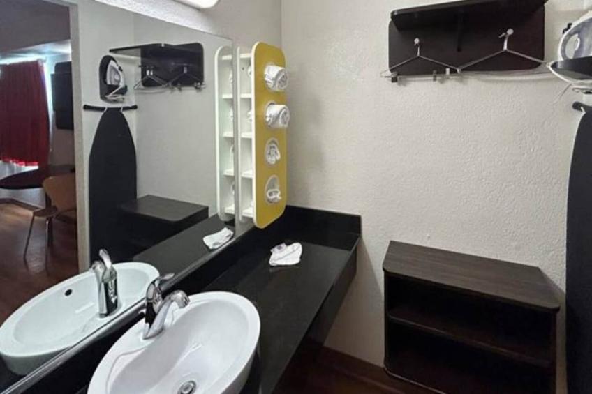 2 Queen Beds  Suite Non-Smoking Micfridge - foto 23