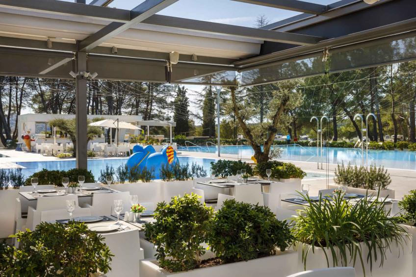 Vakantiehuis met airconditioning, terras en buitenzwembad - VW-PCCRB