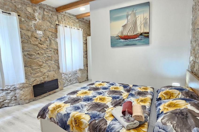 Steinhaus mit privatem Außenpool - foto 29