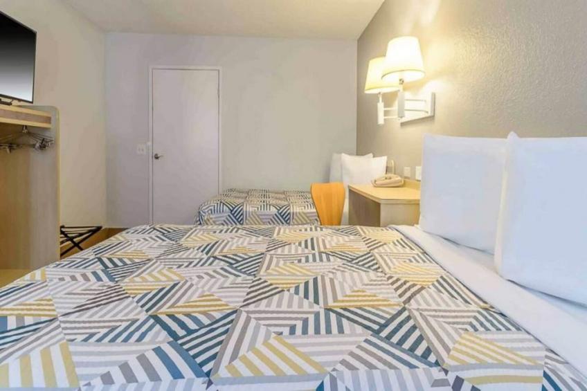 2 Queen Beds  ADA/Tub/Micfridge - foto 33