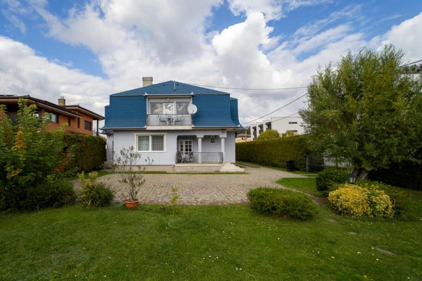 Pine Wood  Apartment 7