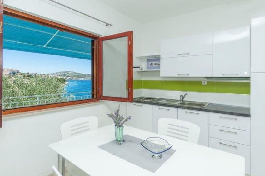 in Dvornica mit Gepflegtem Garten - foto 5