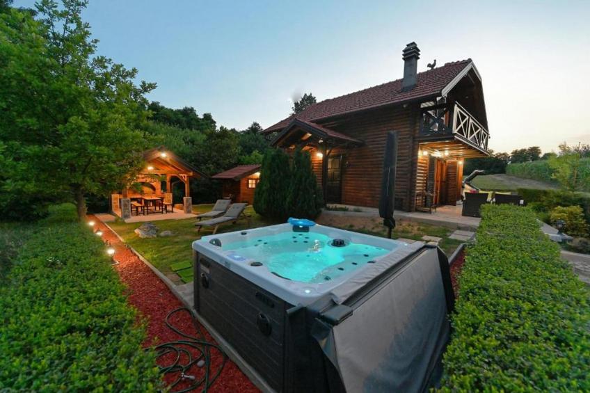 Lavanda Land - Villa Tanya Mrežnica - Three Bedroom Holiday Home with Hot Tub - foto 30