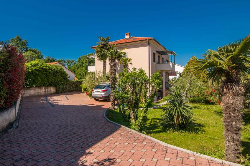 Vakantiewoning in het centrum van Njivice - BF-4XVK6 - foto 4