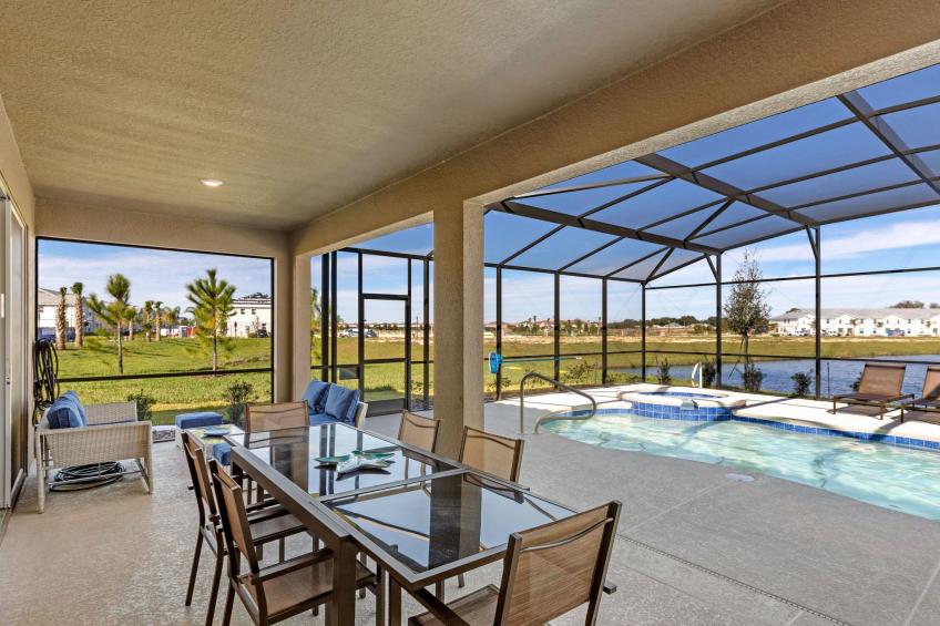 Geräumige Unterkunft mit Seeblick in der Nähe von Disney