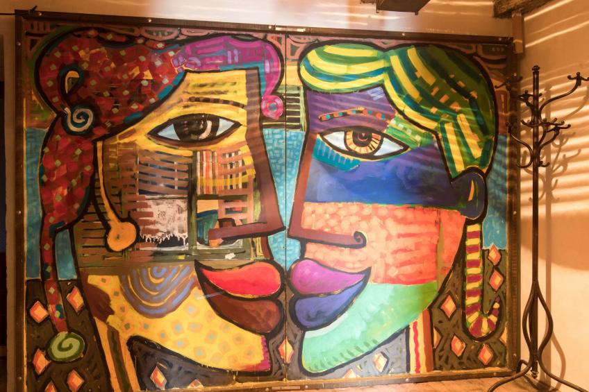 Haus mit modernem Interieur und einer alten Taverne - foto 39