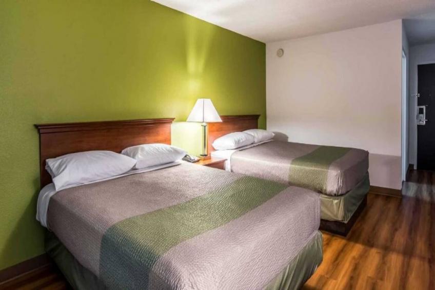 2 Queen Beds  Non-Smoking Micfridge - foto 10