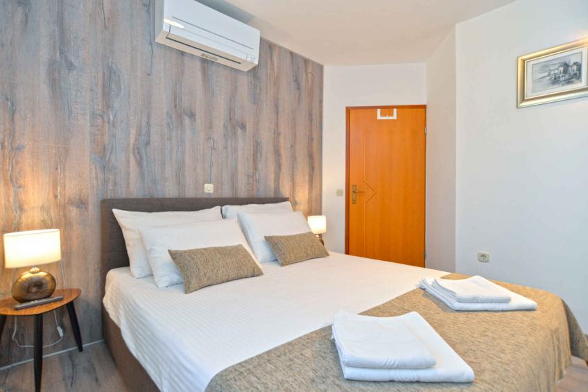 Holiday apartment with balcony and air conditioning - BF-VJVYW - foto 11