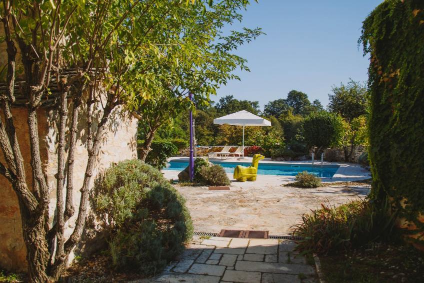 Freistehendes Ferienhaus in Karlovići mit Garten, gemeinsamem Pool und Grill - foto 5