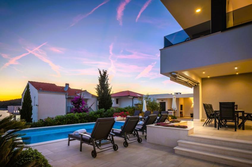 Luxuriöse Villa Dolce Vita direkt am Meer mit privatem Pool und Parkplatz - foto 33