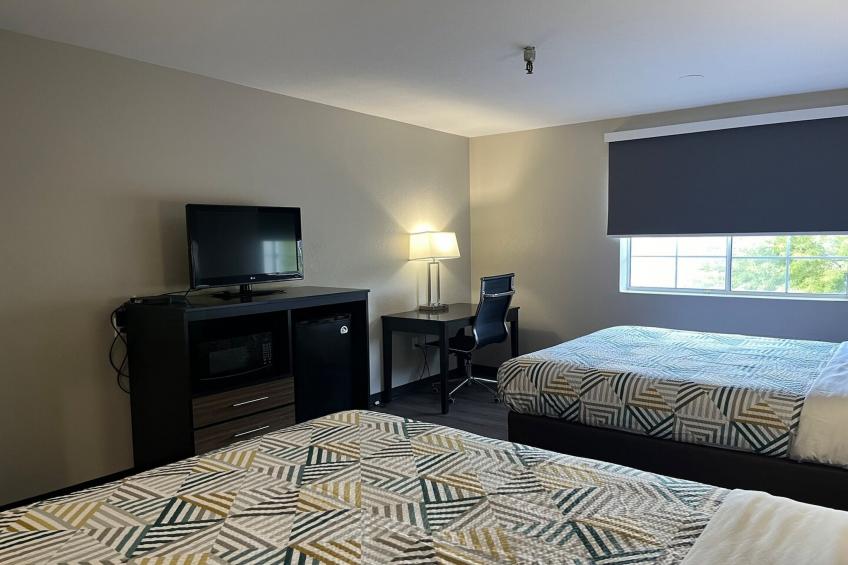 2 Queen Beds | Non-Smoking, Micfridge - foto 2