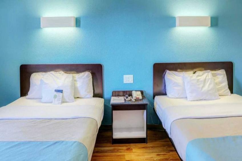 2 Queen Beds  Smoking - foto 9