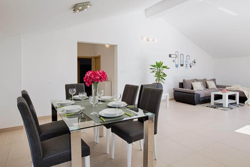 Luxuriöse Villa mit Pool, großem mediterranen Garten und Kinderspielplatz. - foto 24