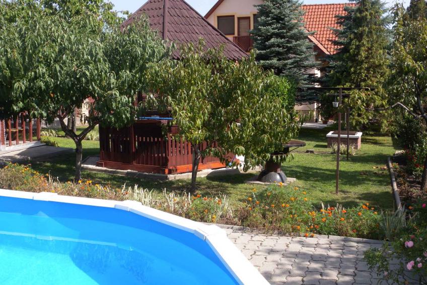 Holiday house to allenigen use with pool in quiet location - BF-5FGJ