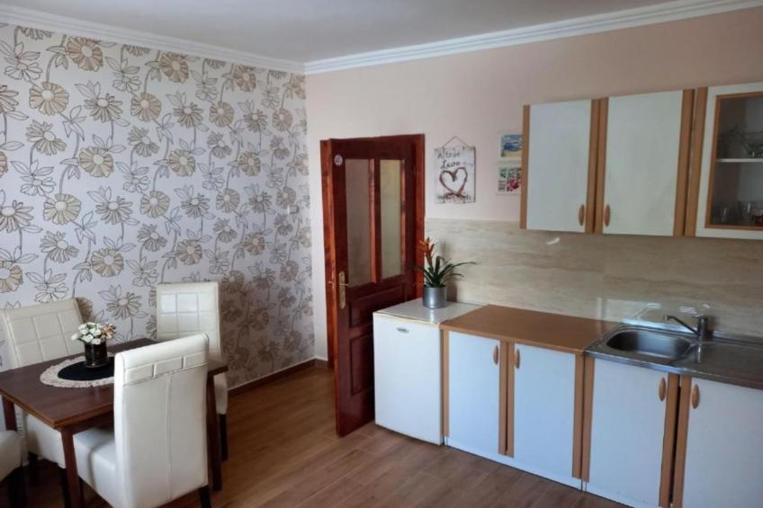 Stunning Beachfront Stay in Herceg Novi -  One Bedroom Apartment B - foto 2