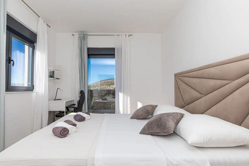 Luxurious Sanctuary Villa Primorski Dolac with Pool - Three Bedroom Villa with Pool - foto 12