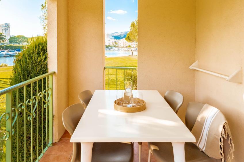 P&V Premium les Rives de Cannes Mandelieu Apartment 5 people - 1 bedroom - Terrace or balcony - River view - Renovated - foto 5